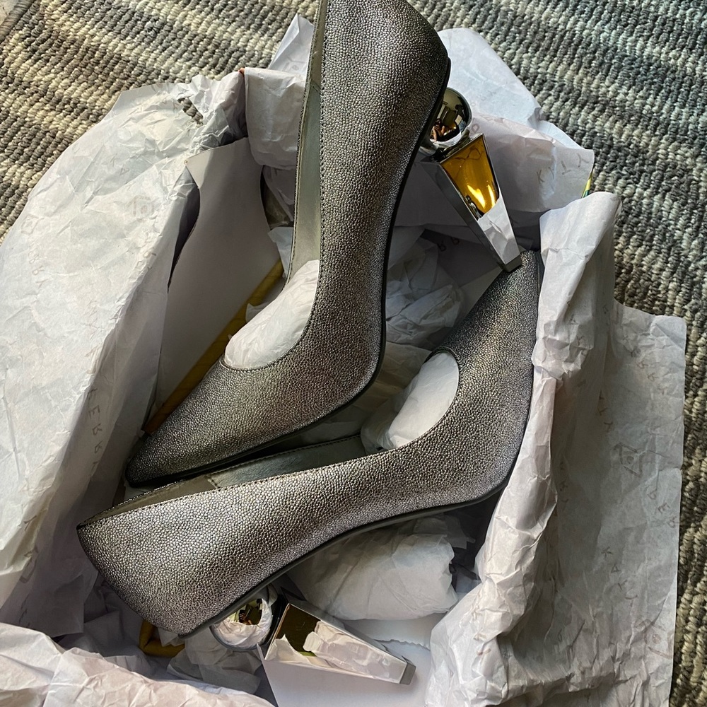 Katy Perry The Memphis-Caviar Pump in Silver